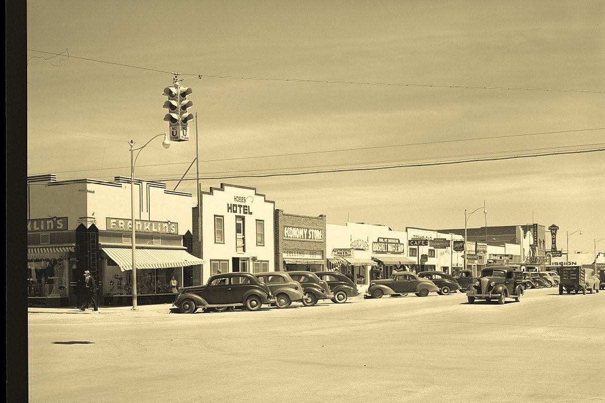 Main street of the oil town of Hobbs, New Mexico, in the 1940s