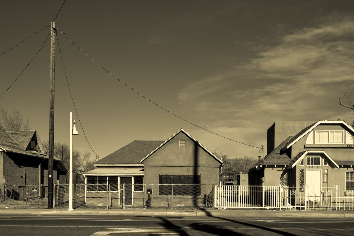 Selling a New Mexico Home With a Federal Tax Lien: Discharge or Subordination